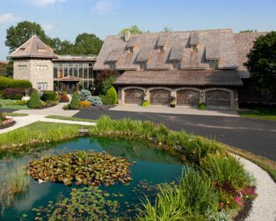 Twin Pine Manor Bed & Breakfast *