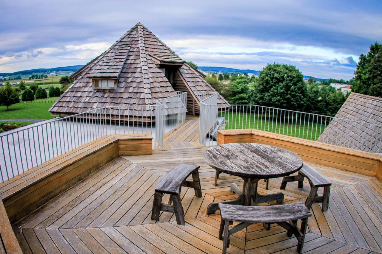 Twin Pine Manor *